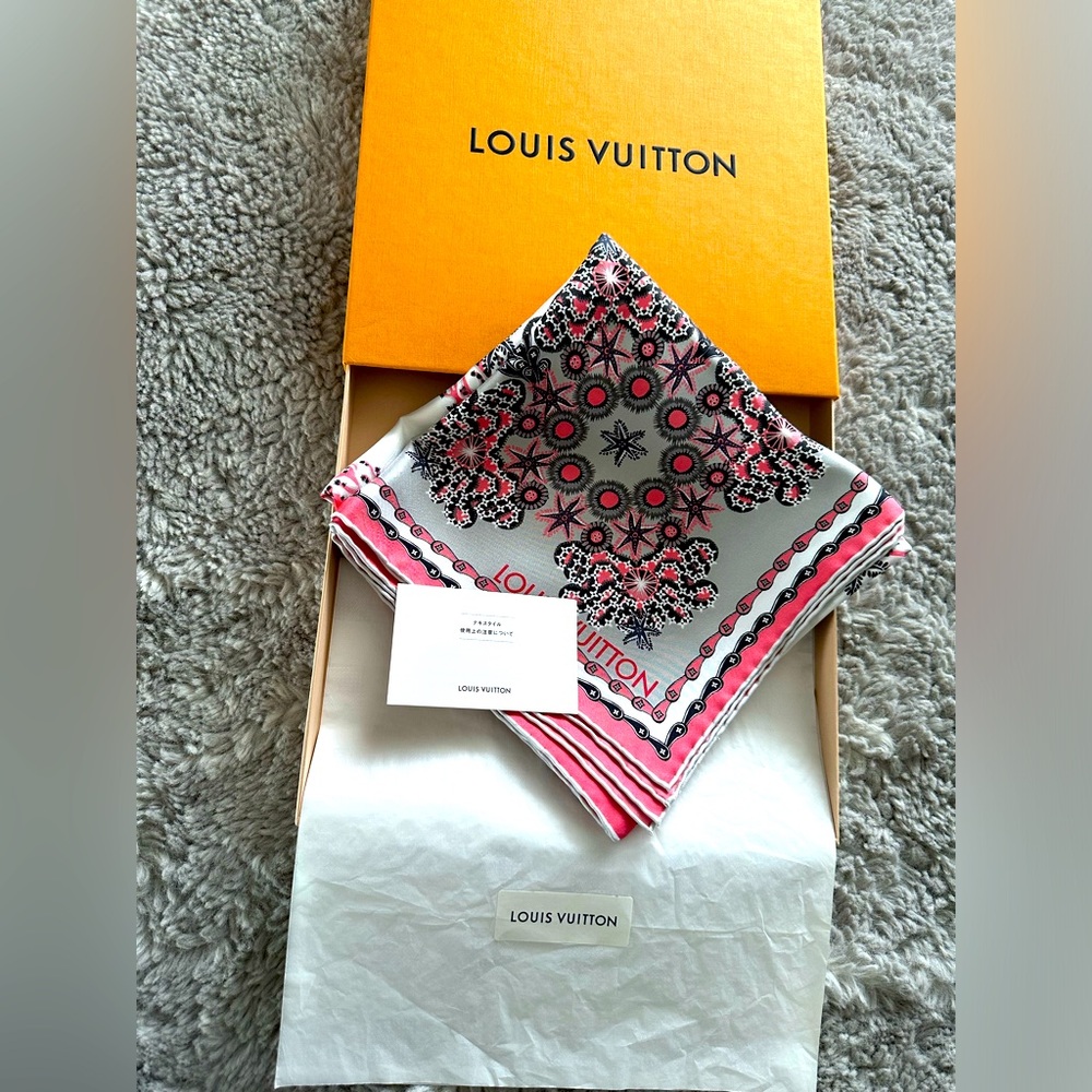 Louis Vuitton Silk Scarf 90